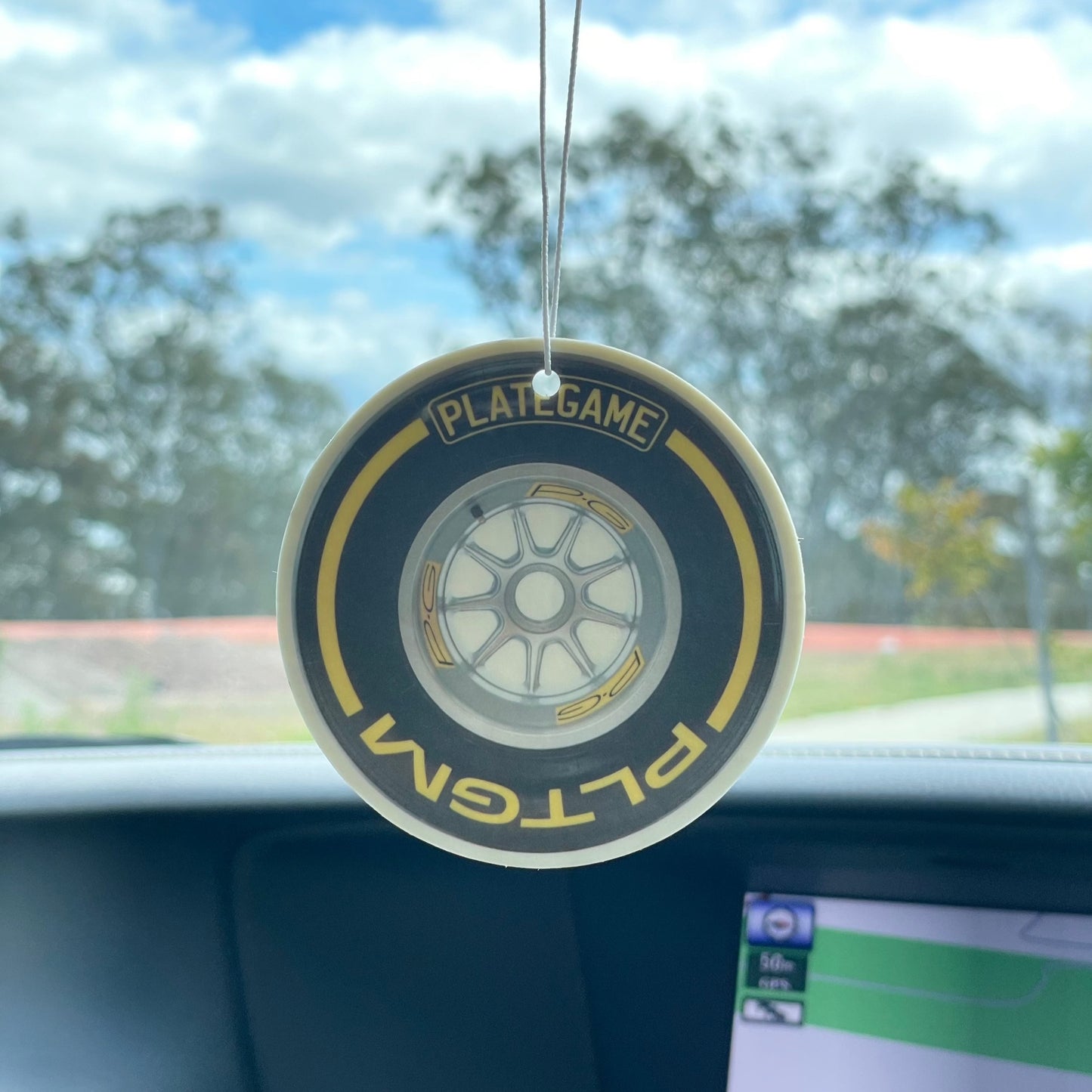 PlateGame Car Air Freshener F1 Wheel Yellow (Mango Scent)